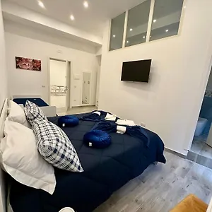 https://gloves-rooms.hotels-amalfi.com